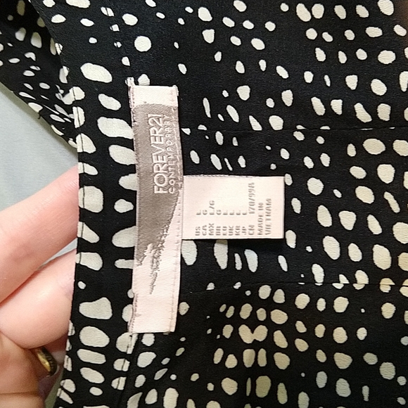 Forever 21 Short Sleeve Blouse - Picture 7 of 8